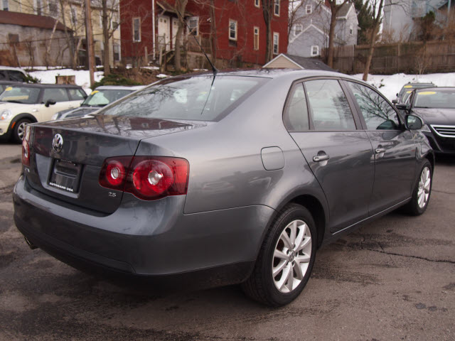 Volkswagen Jetta 2010 photo 3
