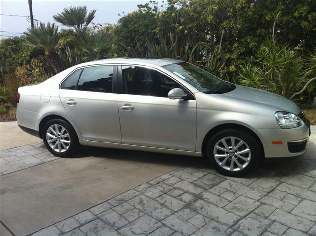 Volkswagen Jetta 2010 photo 4