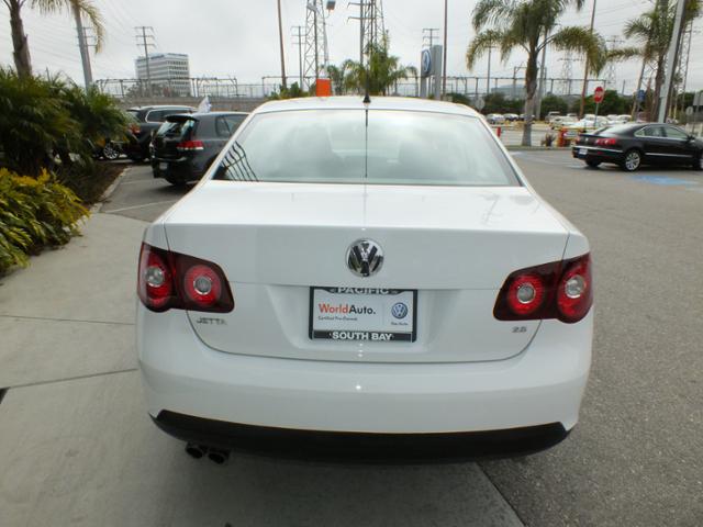 Volkswagen Jetta 2010 photo 1