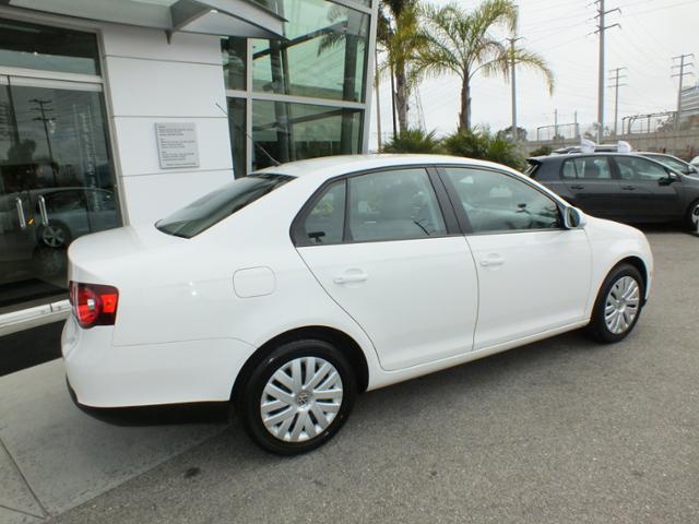 Volkswagen Jetta 2010 photo 2