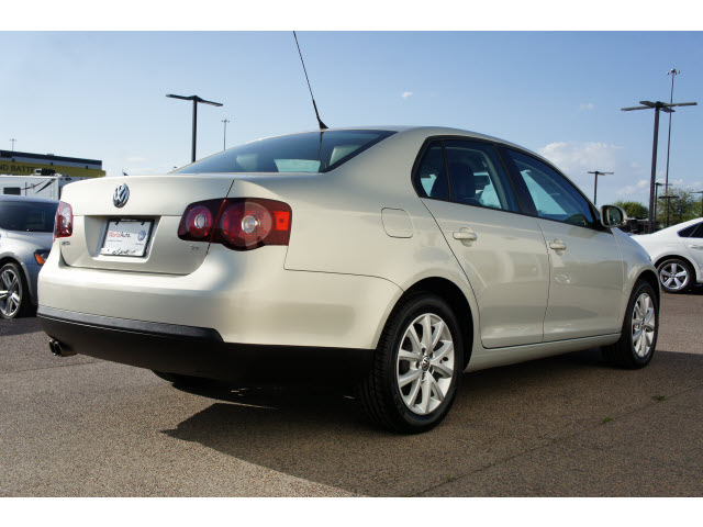 Volkswagen Jetta 2010 photo 1