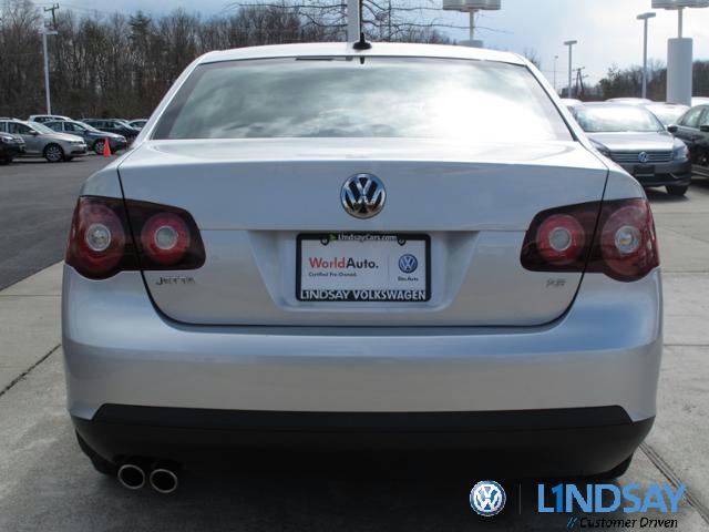 Volkswagen Jetta 2010 photo 3