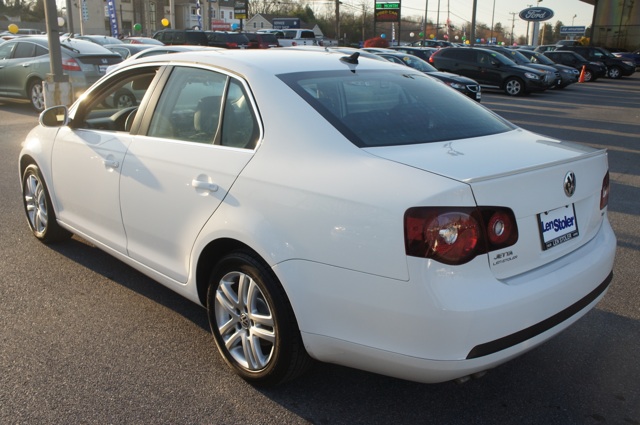 Volkswagen Jetta 2010 photo 4