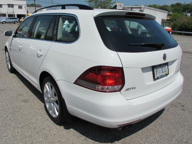 Volkswagen Jetta 2010 photo 4