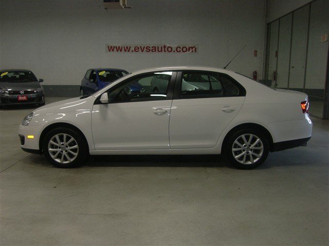 Volkswagen Jetta 2010 photo 2