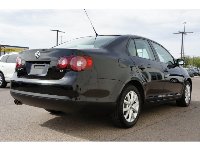 Volkswagen Jetta 2010 photo 4