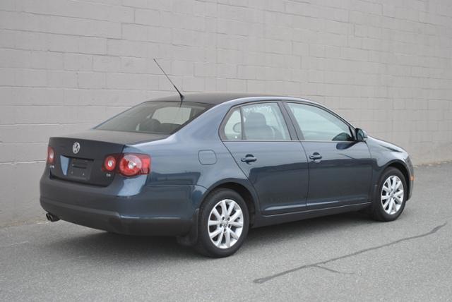 Volkswagen Jetta 2010 photo 2