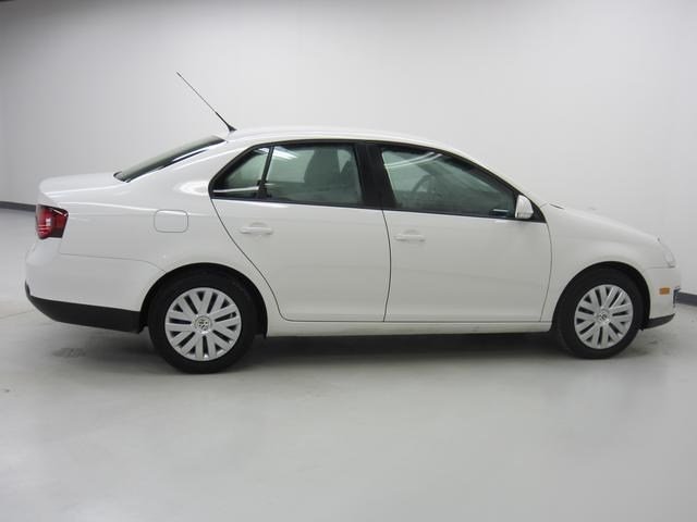 Volkswagen Jetta 2010 photo 2