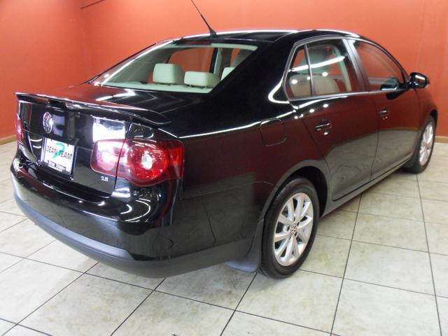 Volkswagen Jetta 2010 photo 2