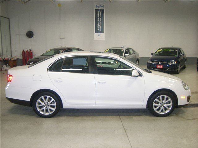 Volkswagen Jetta 2010 photo 2