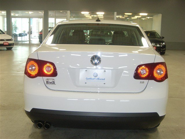 Volkswagen Jetta 2010 photo 4