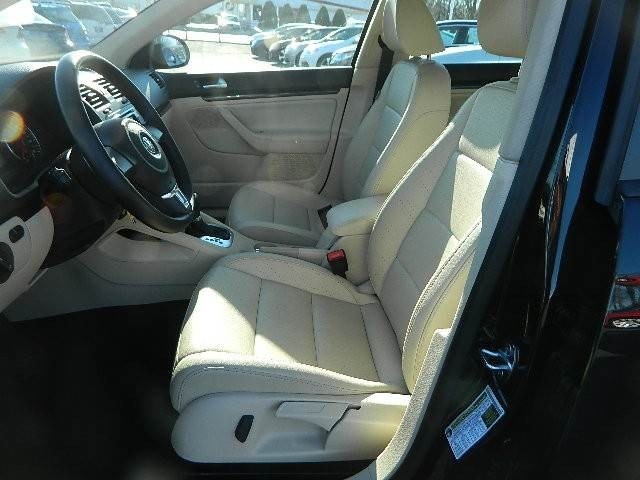 Volkswagen Jetta 2010 photo 2