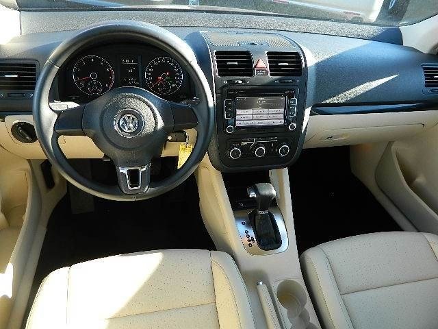 Volkswagen Jetta 2010 photo 4