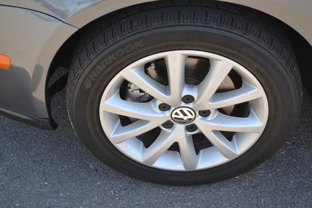 Volkswagen Jetta 2010 photo 3