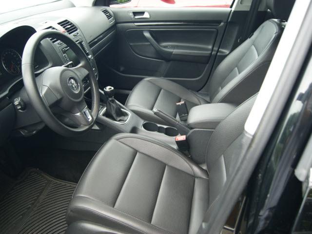 Volkswagen Jetta 2010 photo 1