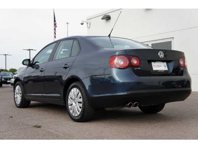 Volkswagen Jetta 2010 photo 4