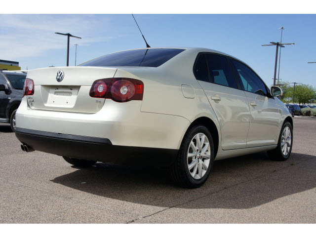 Volkswagen Jetta 2010 photo 2