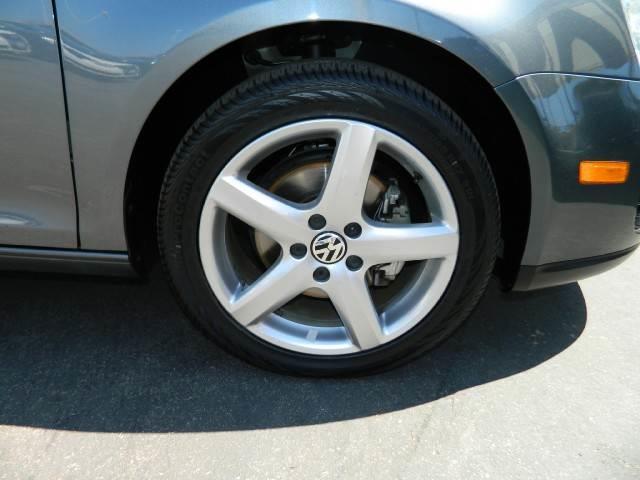 Volkswagen Jetta 2010 photo 3