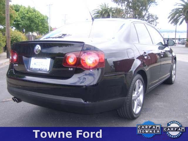 Volkswagen Jetta 2010 photo 3