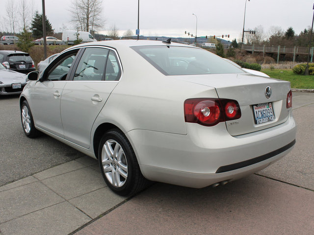 Volkswagen Jetta 2010 photo 3