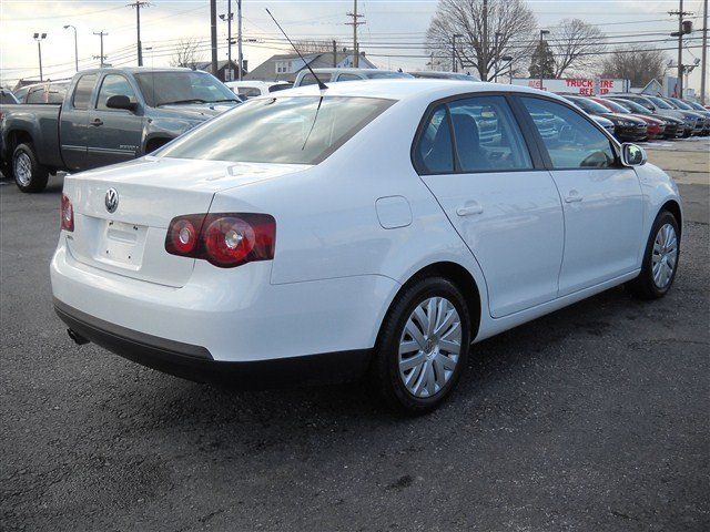 Volkswagen Jetta 2010 photo 3