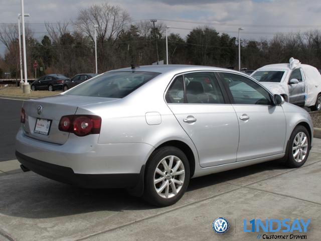 Volkswagen Jetta 2010 photo 1