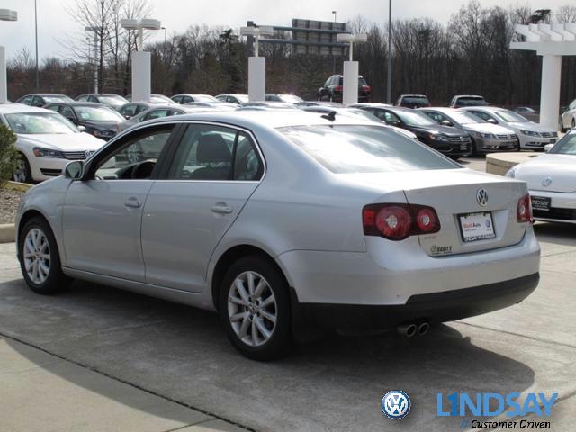 Volkswagen Jetta 2010 photo 4