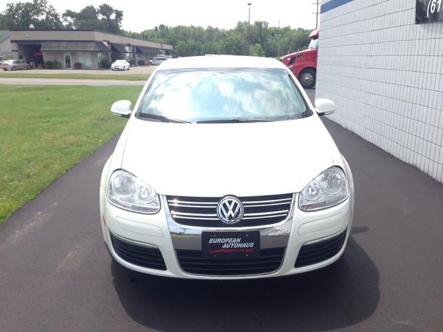Volkswagen Jetta 2010 photo 1