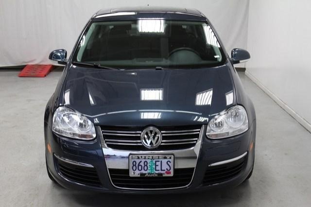 Volkswagen Jetta 2010 photo 4