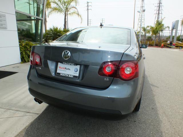 Volkswagen Jetta 2010 photo 1