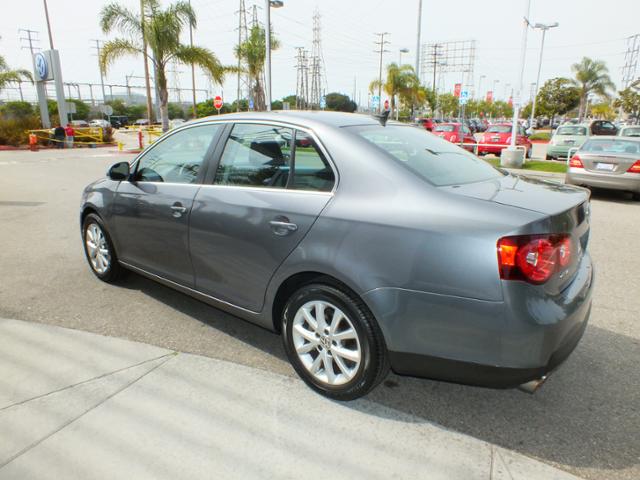 Volkswagen Jetta 2010 photo 3