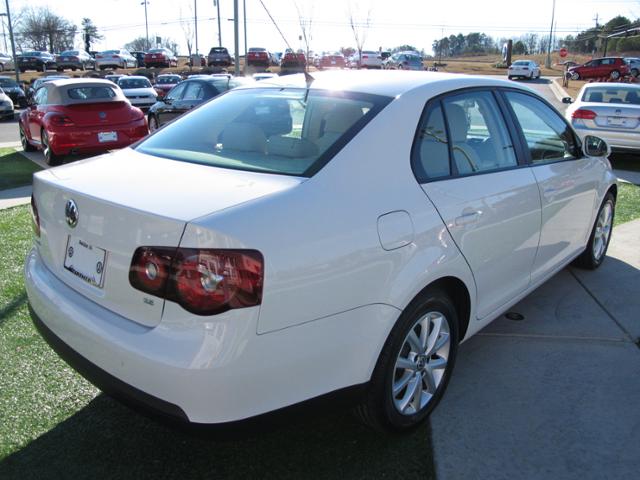 Volkswagen Jetta 2010 photo 4
