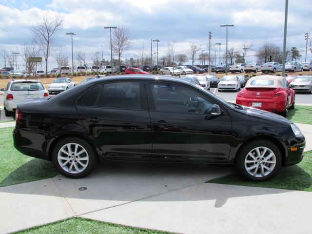 Volkswagen Jetta 2010 photo 1