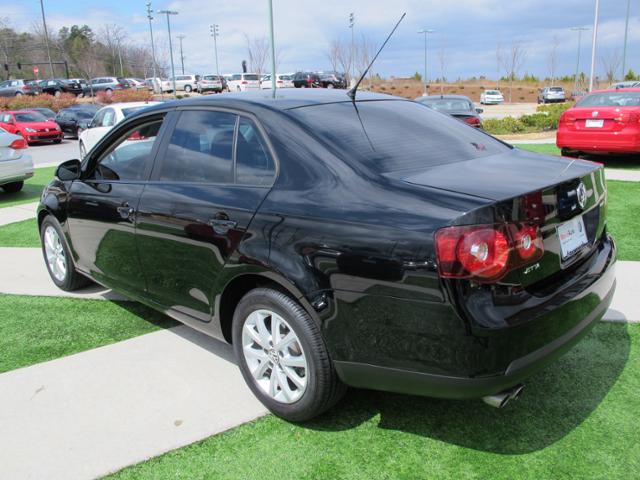 Volkswagen Jetta 2010 photo 3