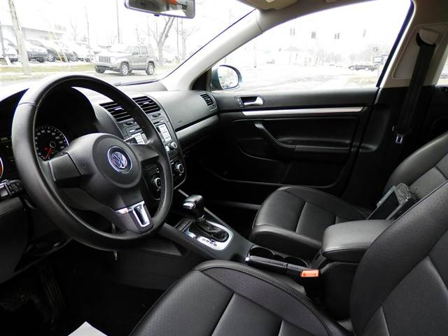 Volkswagen Jetta 2010 photo 2