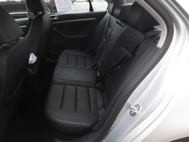 Volkswagen Jetta 2010 photo 2