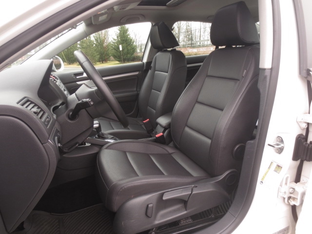 Volkswagen Jetta 2010 photo 2