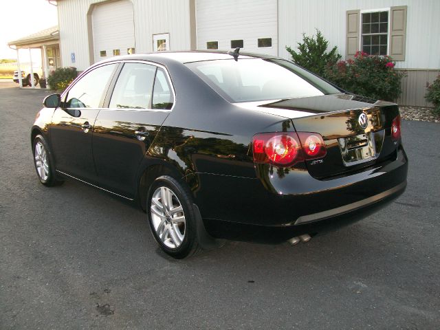 Volkswagen Jetta 2010 photo 3
