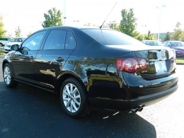 Volkswagen Jetta 2010 photo 4