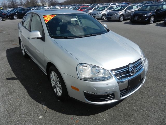 Volkswagen Jetta 2010 photo 2