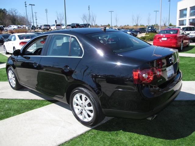 Volkswagen Jetta 2010 photo 3