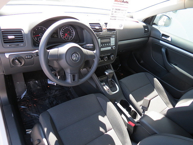 Volkswagen Jetta 2010 photo 3