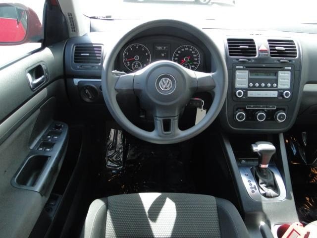 Volkswagen Jetta 2010 photo 1