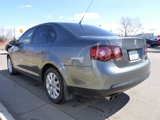 Volkswagen Jetta 2010 photo 3