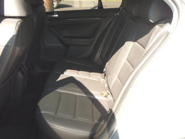 Volkswagen Jetta 2010 photo 4