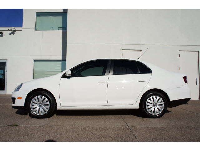 Volkswagen Jetta 2010 photo 2
