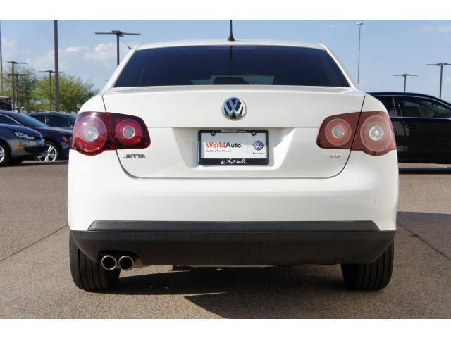 Volkswagen Jetta 2010 photo 3