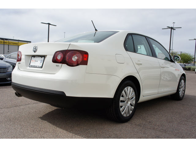 Volkswagen Jetta 2010 photo 3