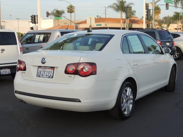 Volkswagen Jetta 2010 photo 3