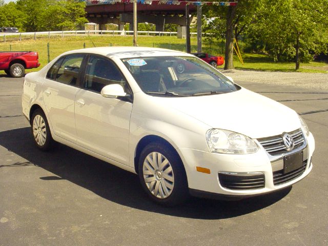Volkswagen Jetta Supercharged Notchback Sedan